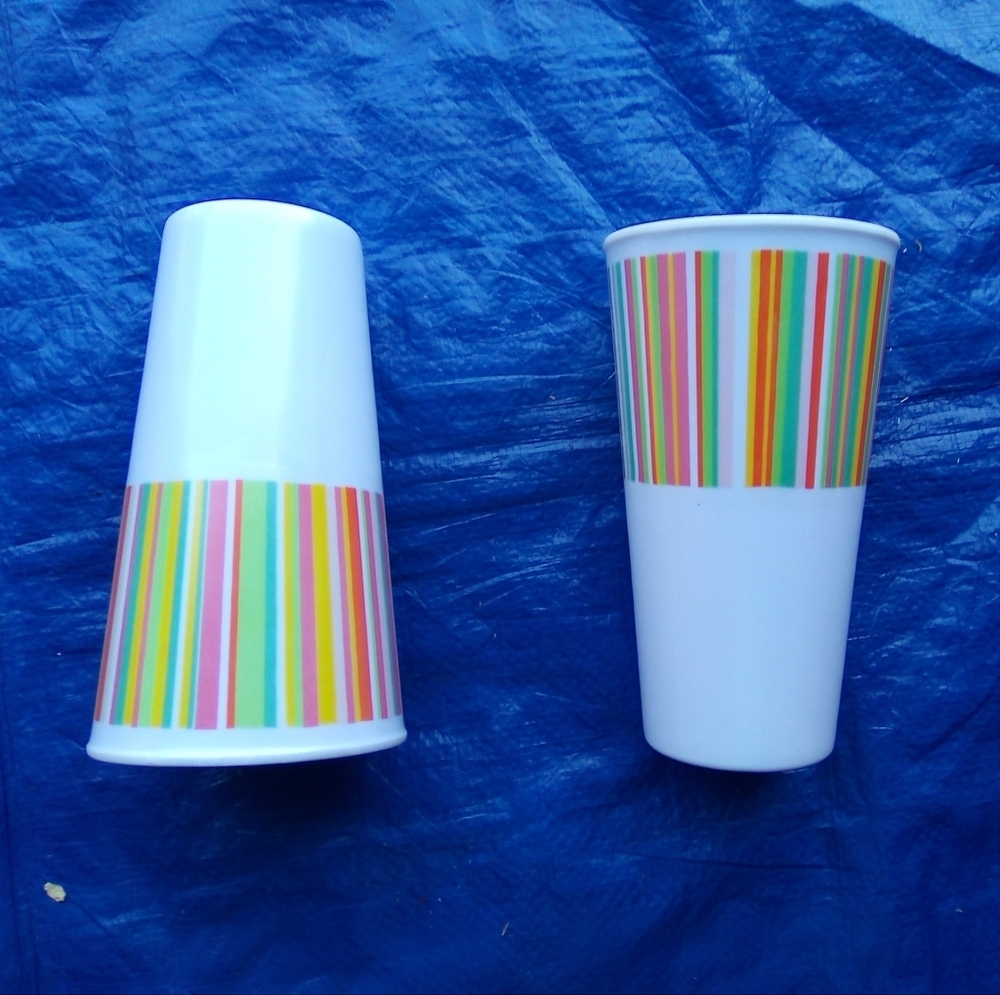 Vibrant Striped Disposable Party Cups
